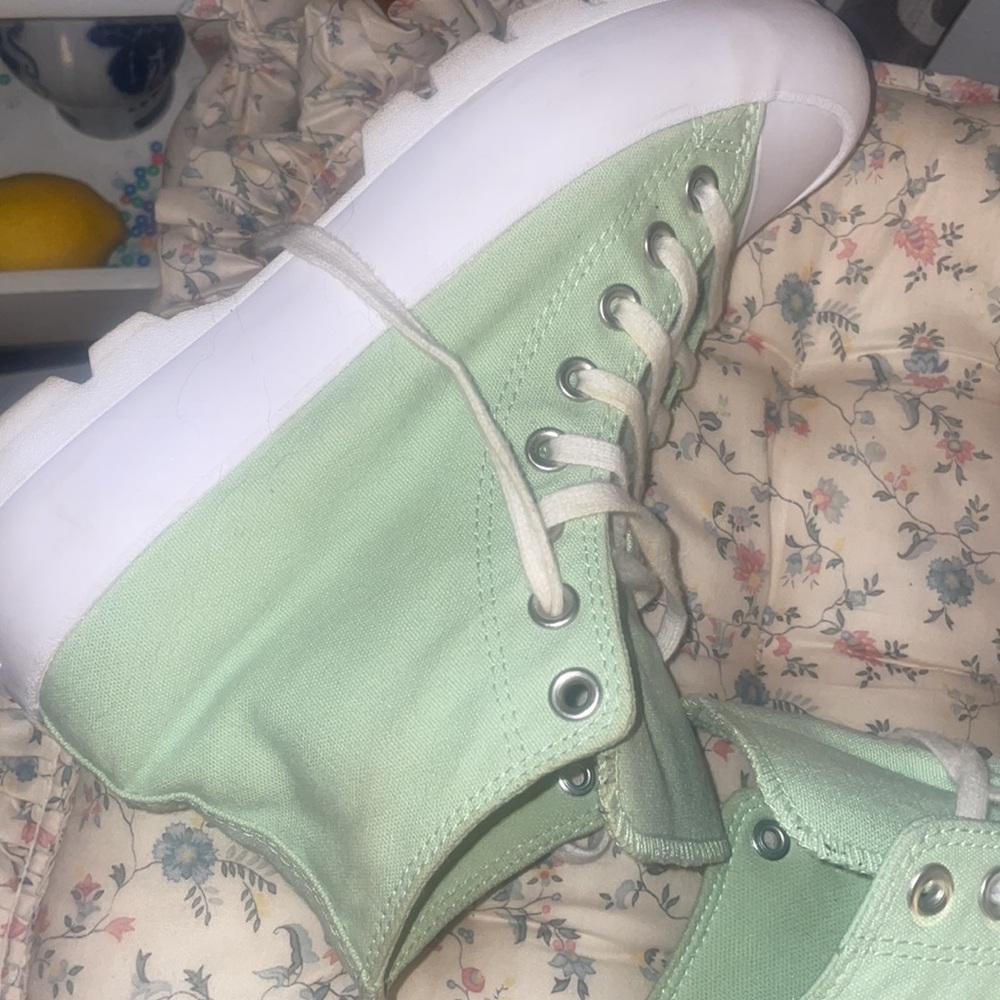 Converse - Picture 8 of 10